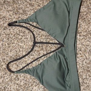 Victoria Sport Strappy Sports Bra